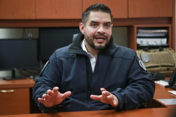 Renuncia Zuany por proceso administrativo