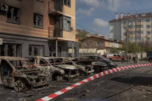 Rusia bombardea Kiev y deja al menos 10 muertos