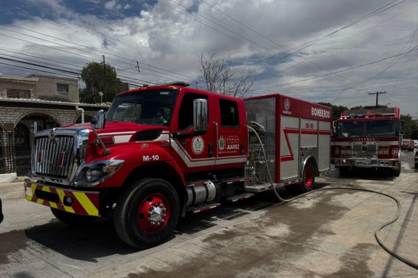Mujer sufre quemaduras tras incendio