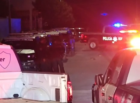 Mujer amenaza con explotar su casa