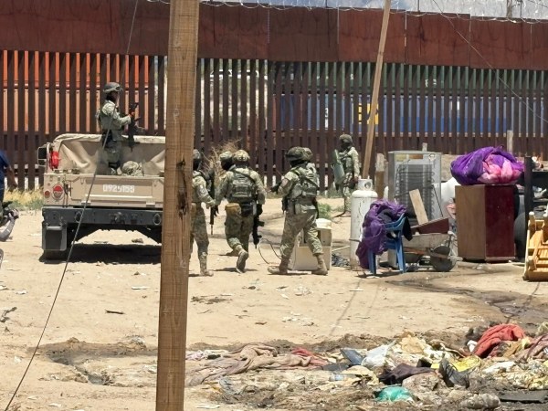 Tumban casas en Anapra