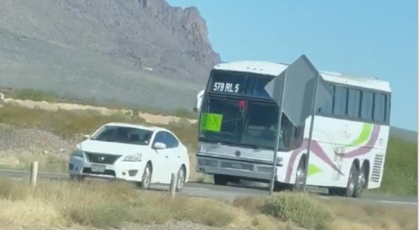 Captan camiones de Morena en carreteras