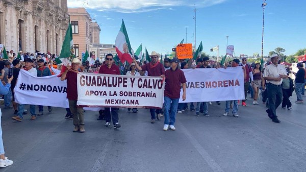 Llegan morenistas a Palacio de Gobierno