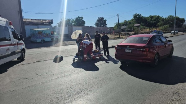 Motociclista queda herido tras choque