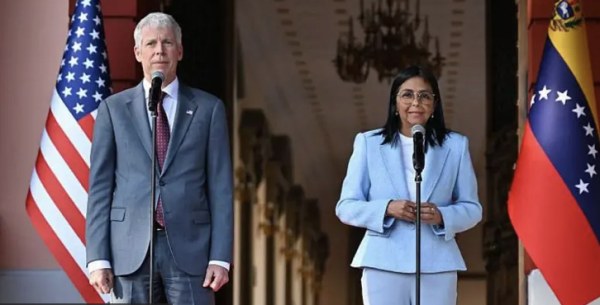 Giro histórico: Venezuela inicia reestructuración de su deuda externa