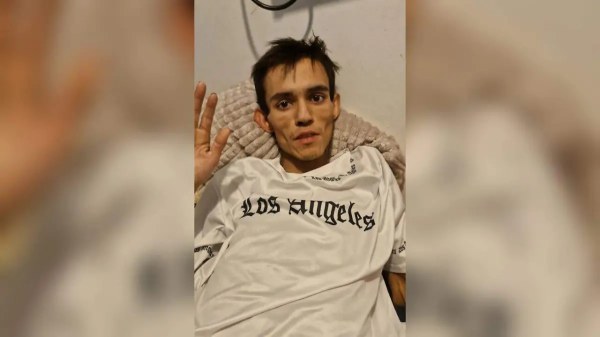 Busca cumplir su sueño de ver el mar; tiene cáncer terminal