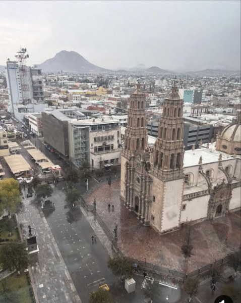 Reportan lluvias y fuertes vientos en la ciudad de Chihuahua