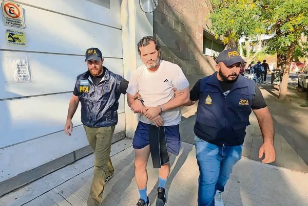 FGR vincula a exmandos navales con red de