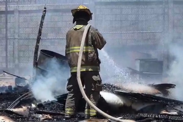 Sofocan incendio en cuartel militar