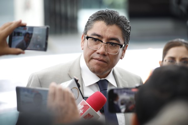Saúl Monreal se baja de gubernatura de Zacatecas