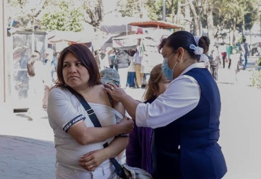 Instalan módulos de vacunación gratuita este domingo en la capital