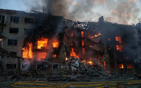 Despliega Rusia ataque masivo contra Kiev con misil hipersónico Oreshnik