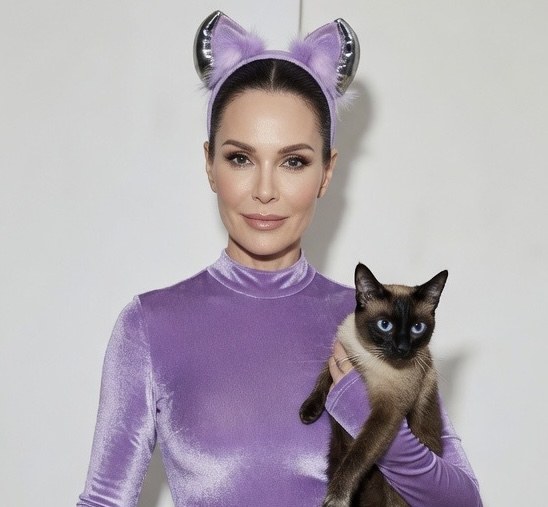 Khloé Kardashian pide perdón tras quitarle las garras a sus mascotas