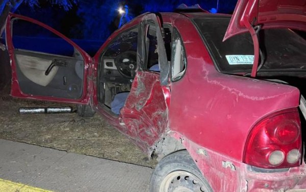 Volcadura en carretera a Aldama deja dos lesionados