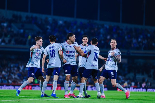 Cruz Azul derrota a Pumas en dramática final