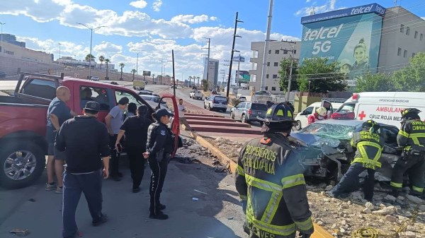 Fuerte choque frente a Fashion Mall