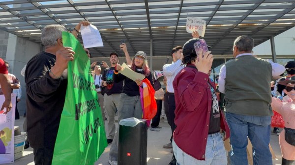 Se enfrentan cristianos y movimiento lgbt