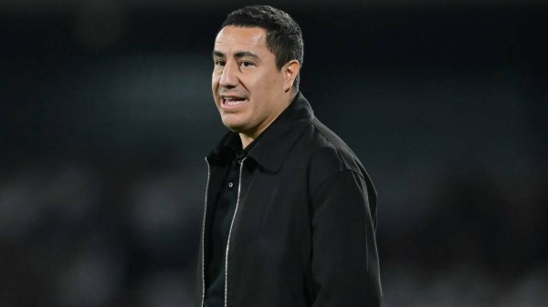 Ratifican permanencia de Efraín Juárez como director técnico de Pumas
