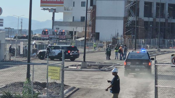 Muere trabajador al caer de construcción en D1