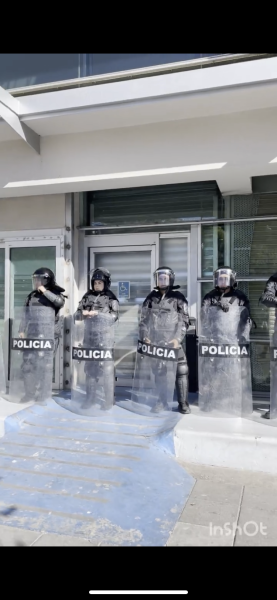 Antimotines resguardan Congreso del Estado