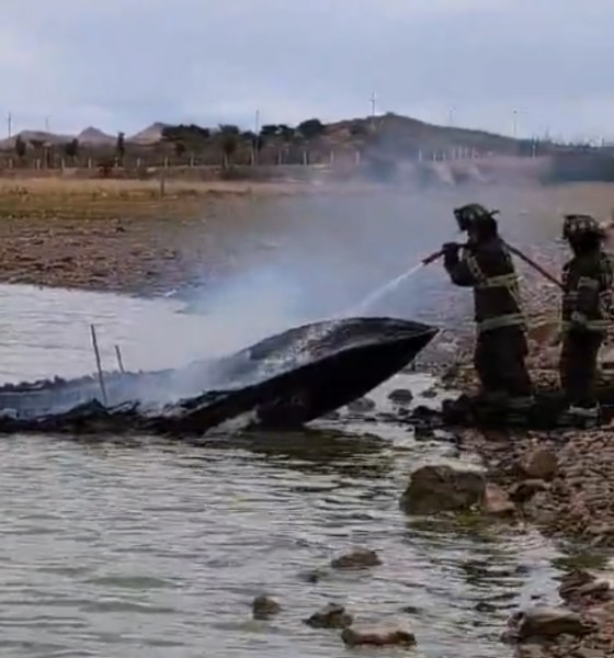 Se incendia lancha en Presa Chihuahua