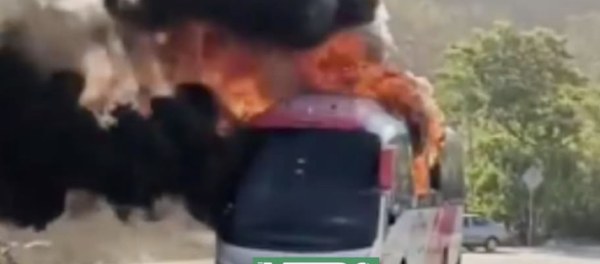 Tensión en Michoacán: Bloqueos y quema de autos tras emboscada en Aquila