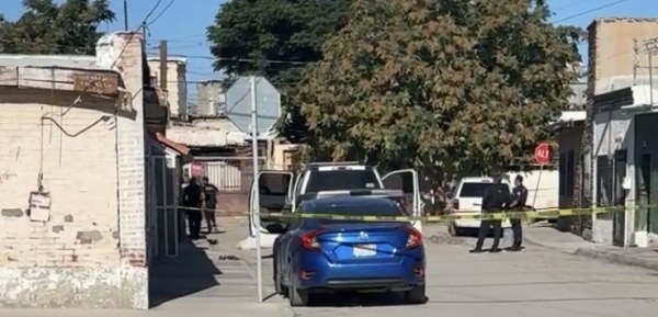 Hallan cuerpo encobijado en la colonia Chaveña