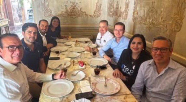 Se reúnen panistas en el centro previo mitin pro Maru
