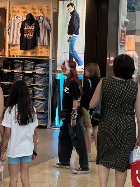 Causa sensación Therian en Fashion Mall