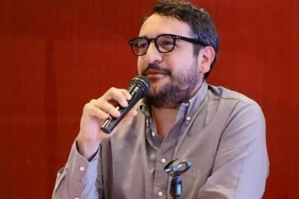 Hijo de AMLO se registra para diputado federal