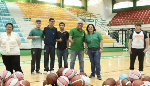 Equipan de material deportivo a 17 planteles del Cobach
