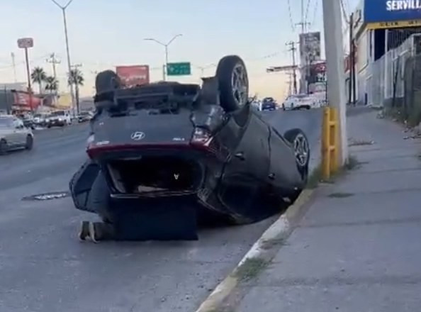 Vuelca en el Periférico de la Juventud