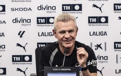 Javier Aguirre defiende el uso de jóvenes en el Valencia
