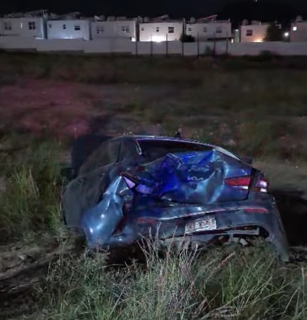 Quedan dos lesionados tras accidente vial en Teófilo Borunda