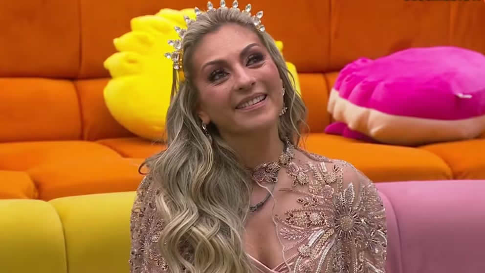Mariana Ochoa en espera que le paguen el premio de LCDLF