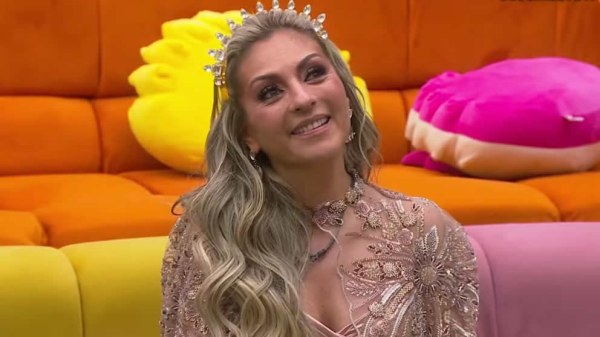 Mariana Ochoa en espera que le paguen el premio de LCDLF