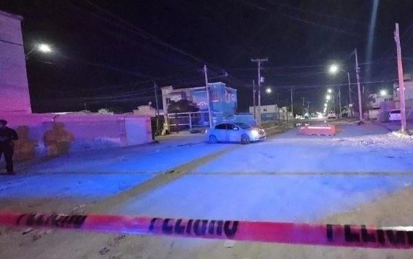 Atacan a balazos a pareja; muere uno