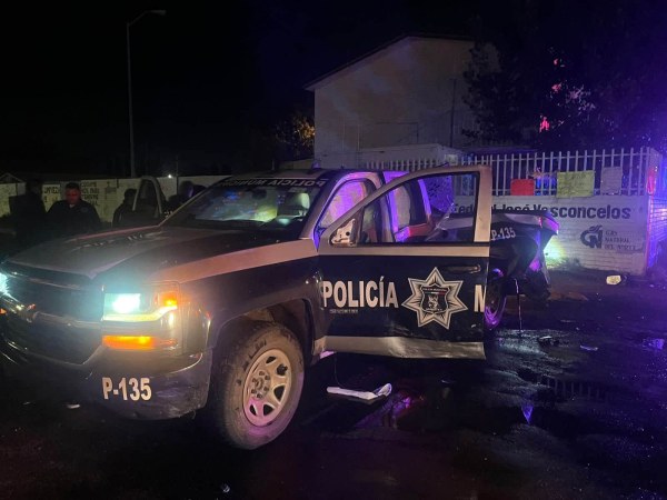 Chocan dos patrullas en Cuauhtémoc
