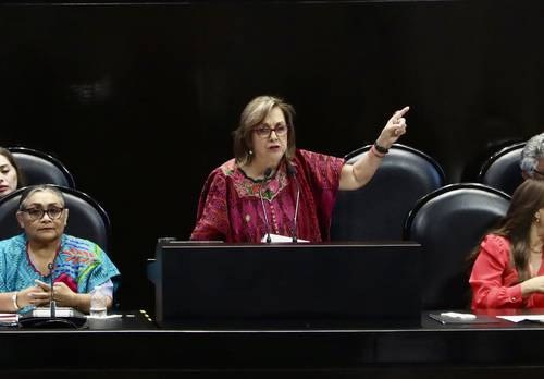 Senadora afirma que programas sociales no se financian con impuestos