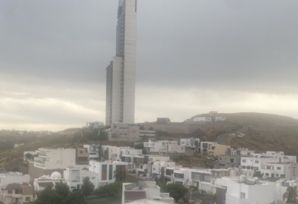 Calor y lluvia ligera