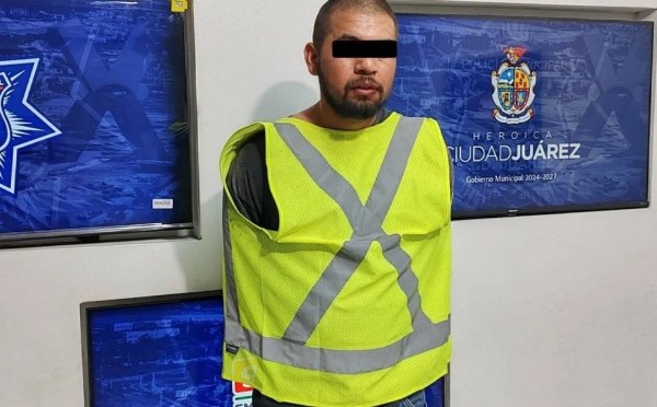 Tira piedras contra tienda