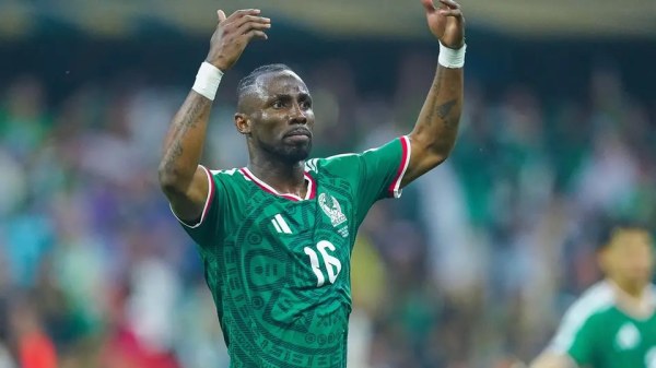 Nominan a Julián Quiñonez al Balón de Oro
