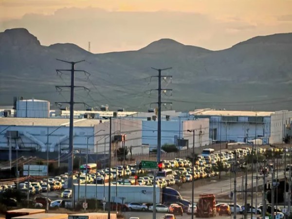 Denuncian caos vial en la Tecnológico, Homero y Prieto Luján