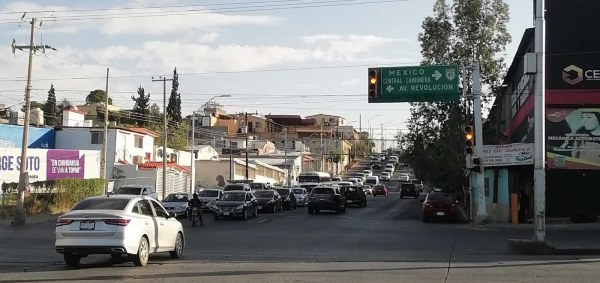 Demandan sincronizar semáforos