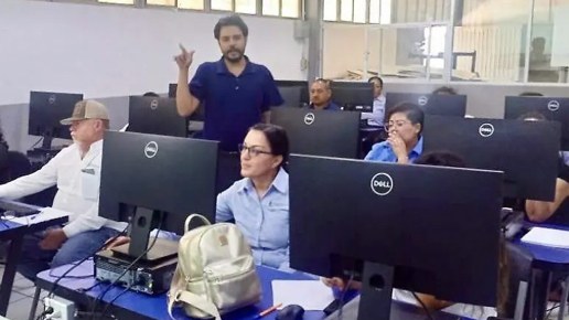 Conalep imparte curso de Excel a personal de la JMAS