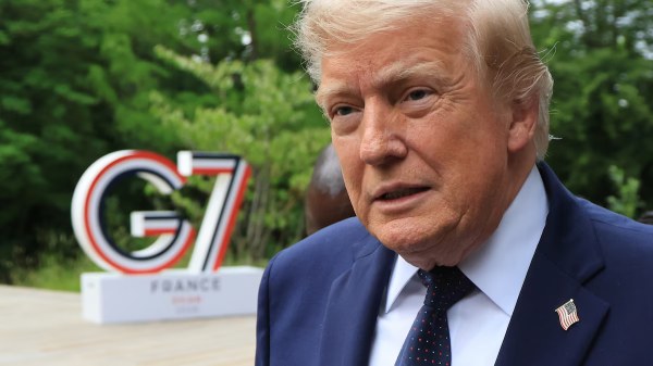 Trump reticente a regular la IA