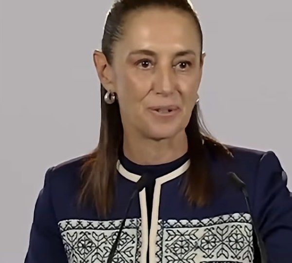 Sheinbaum se burló de Anabel Hernández por decir que usa hierba verde