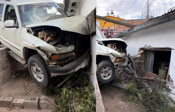 Se estrella con dos casas en la Rosales