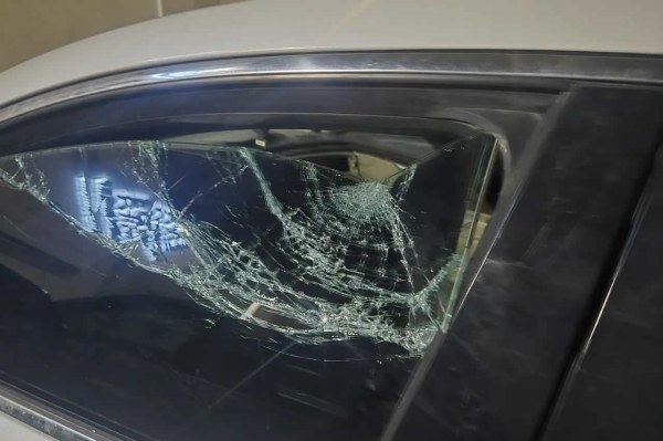 Reportan daños en 15 vehículos tras el Grito