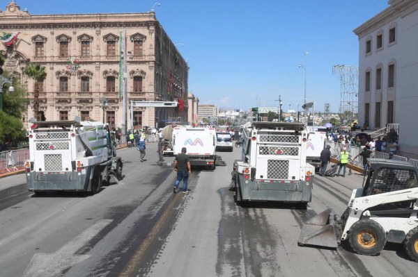 Concluyen fiestas patrias y limpian el Centro